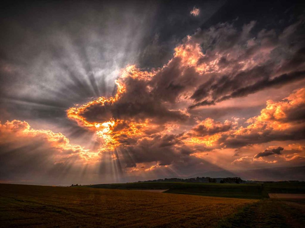 Coucher de soleil derrière les nuages - Nikola Petanjko