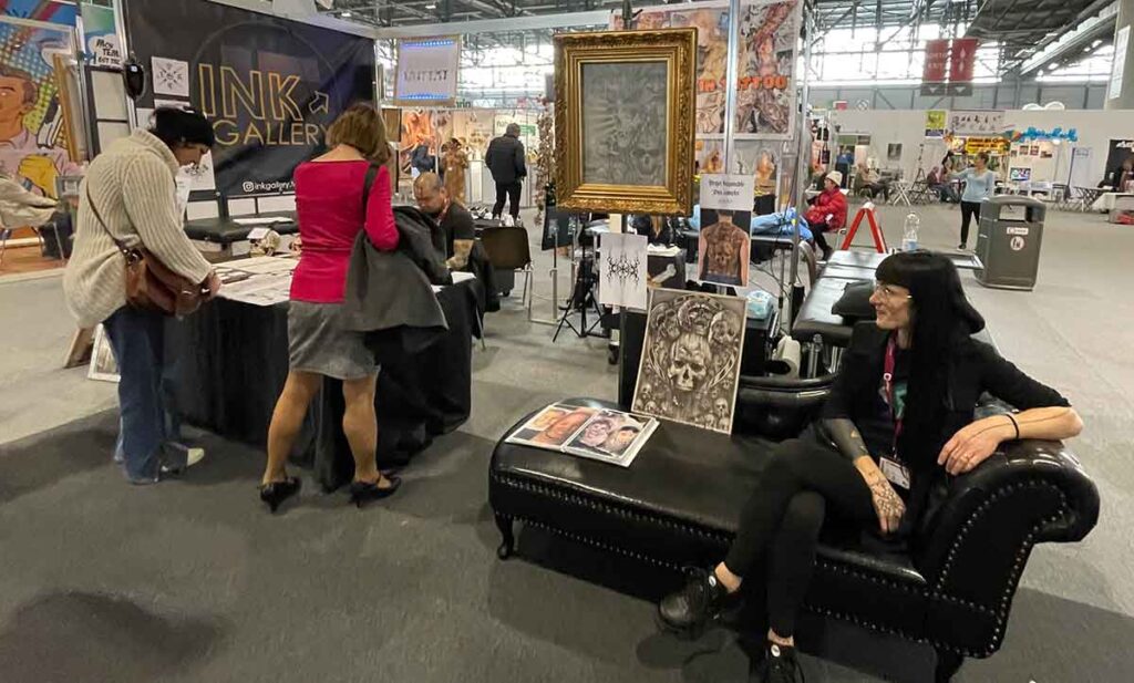 Aryana Gyselinck, tatouages sacrés à Genève.