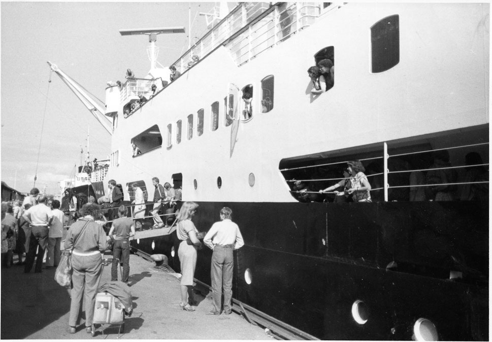 hurtigruten-embarquement-vintage-arriere-plan