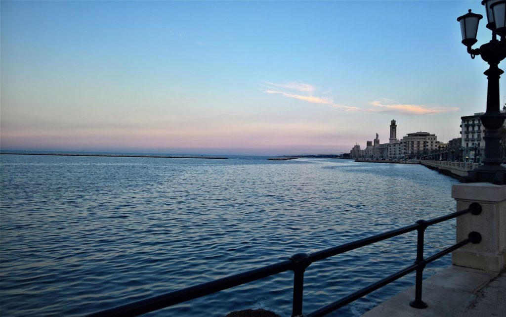Les-pouilles-front-de-mer-Bari
