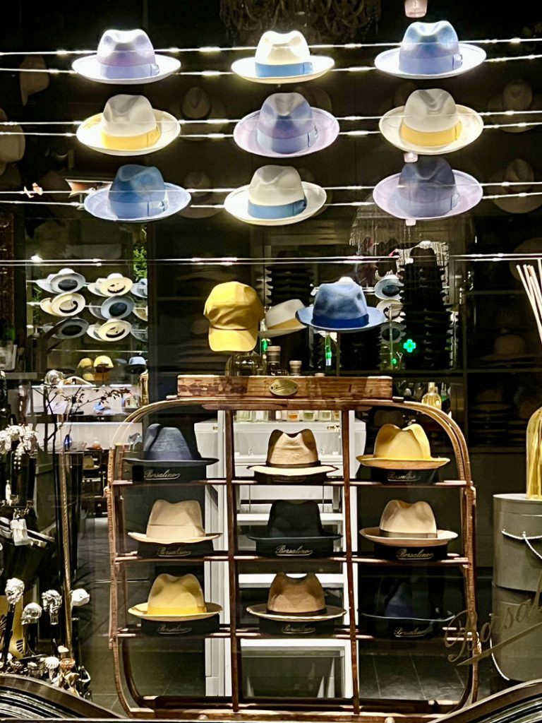 Vitrine-chapeau-lugano