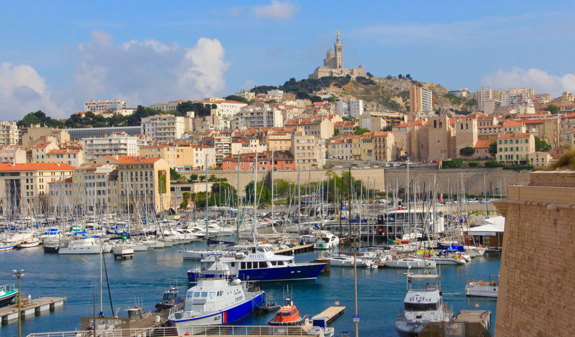 Vue sur notre-Dame à Marseille