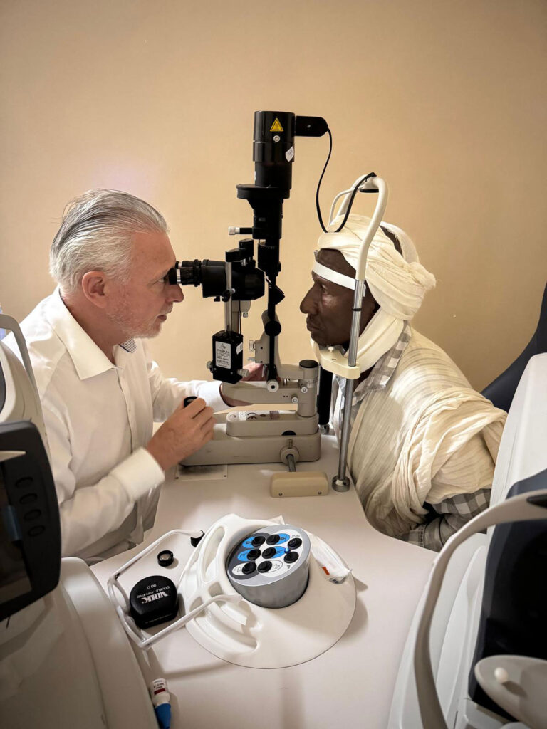 André Mermoud en consultation