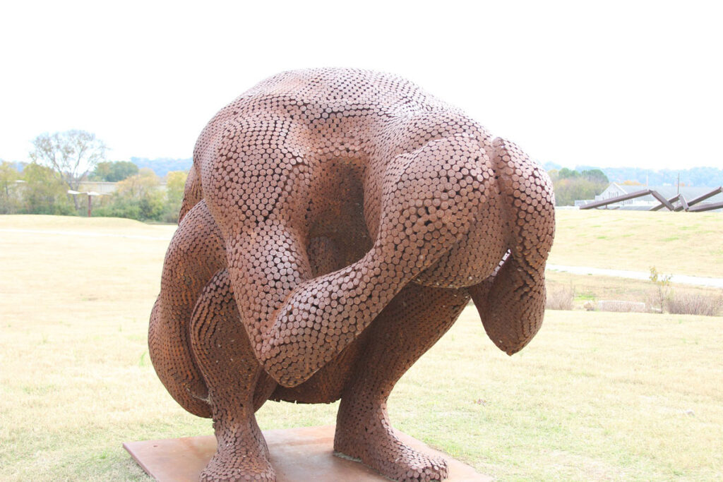 Une statue représentant l'anxiété